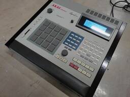 Akai MPC60 MK1 200-20V davul sekanslayıcı ve örnekleyici