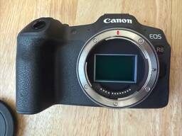 Canon EOS R8 Aynasız Fotoğraf Makinesi