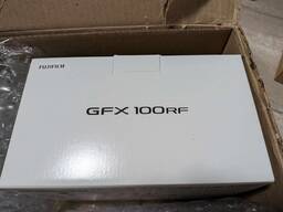 FUJIFILM GFX100RF Dijital Fotoğraf Makinesi, Montaj Plakası ve Flaş Kiti (Gümüş)