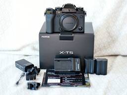 FUJIFILM X-T5 Aynasız Fotoğraf Makinesi (Siyah)