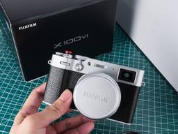 Fujifilm X100VI Dijital Fotoğraf Makinesi (Gümüş)
