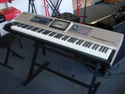 New Roland Fantom-G8 88-key Sampling Synth Workstation