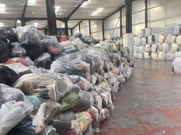 Original/unsorted/mixed second-hand clothing wholesale from the UK